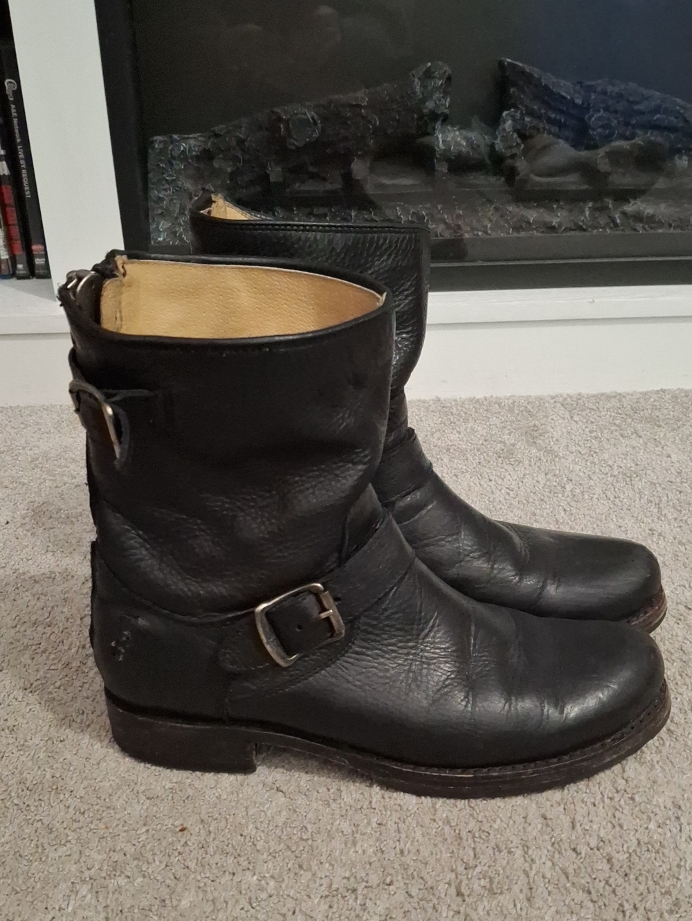FRYE Veronica back zipper style 76603 Size 8 Black boot Moto Biker